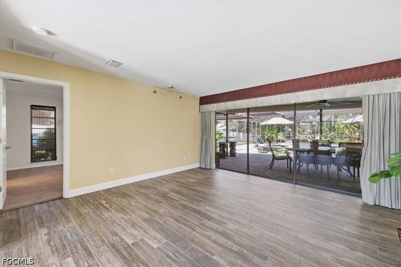 5 bedroom SingleFamilyResidence at 1812 Coral Cir, North Fort Myers, North Fort Myers — photo 4