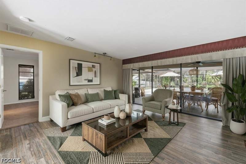 5 bedroom SingleFamilyResidence at 1812 Coral Cir, North Fort Myers, North Fort Myers — photo 5