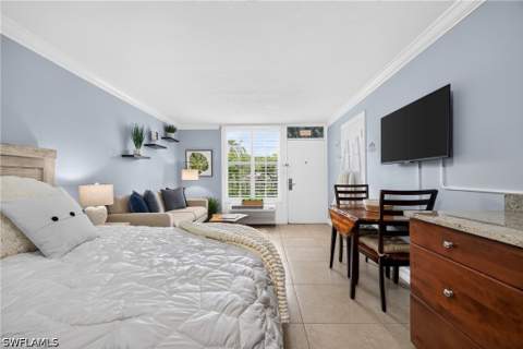 2555 9th St N 204, Naples FL - photo 12 of 29