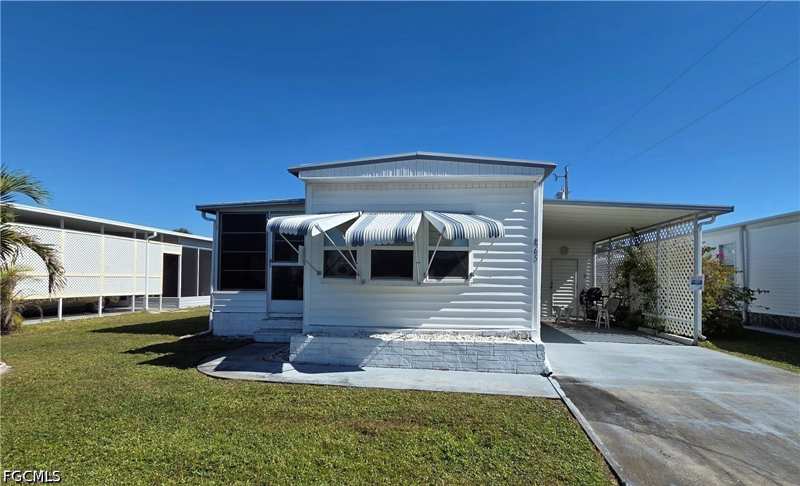 2 bedroom ManufacturedHome at 865 Moonlight Dr, Lazy Days Mobile Village, North Fort Myers — photo 1