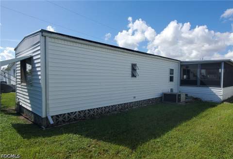 865 Moonlight Dr, North Fort Myers FL - photo 19 of 31