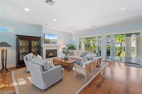645 Broad Ave S, Naples FL - photo 10 of 49