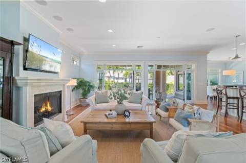 645 Broad Ave S, Naples FL - photo 12 of 49