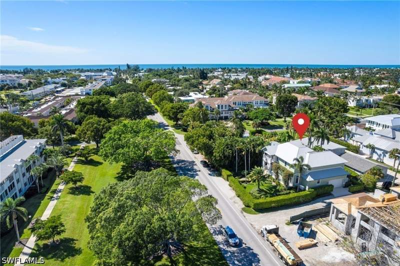 3 bedroom SingleFamilyResidence at 645 Broad Ave S, Olde Naples, Naples — photo 2