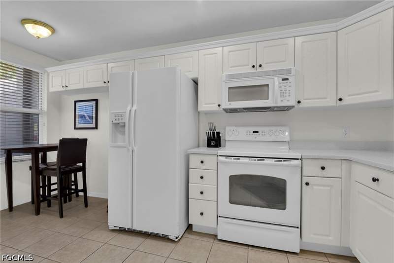 2 bedroom Townhouse at 12130 Summergate Cir 104, Summerwind, Fort Myers — photo 5