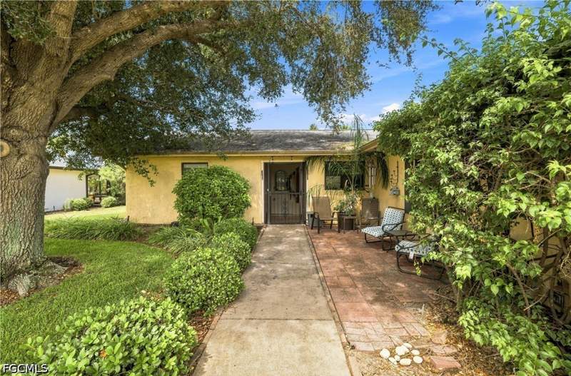3 bedroom SingleFamilyResidence at 4448 Beechwood Lake Dr, Lakewood, Naples — photo 4