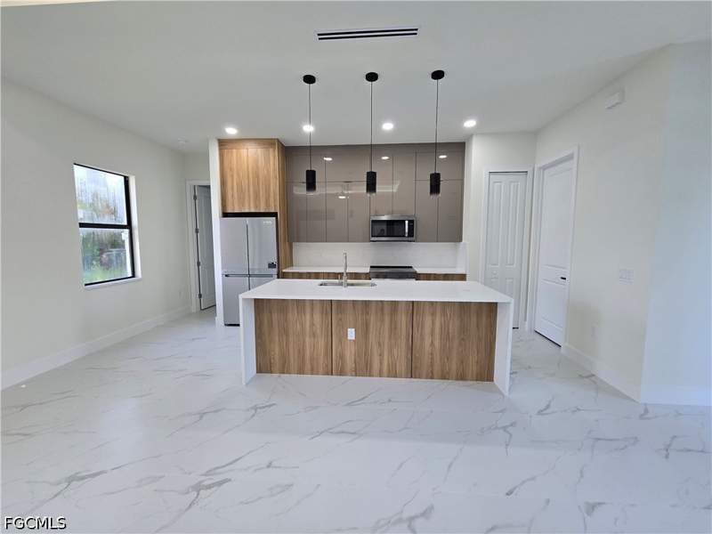 3 bedroom SingleFamilyResidence at 504 W 11th St, Lehigh Acres, Lehigh Acres — photo 5