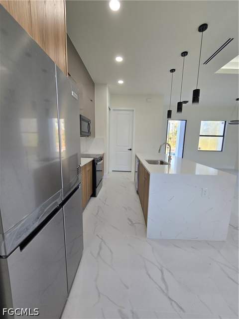 504 W 11th St, Lehigh Acres FL - photo 8 of 34