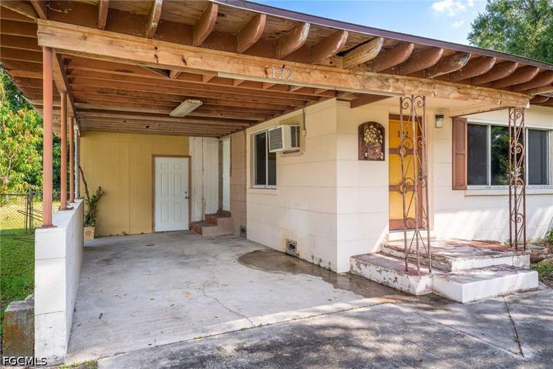 3 bedroom SingleFamilyResidence at 122 Evergreen Rd, Mariana Heights, North Fort Myers — photo 3