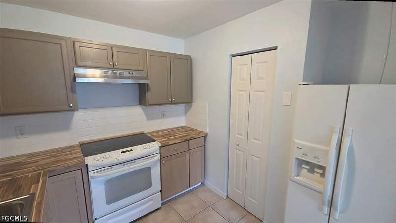 3 bedroom SingleFamilyResidence at 2624 Jean Marie Ct, Habitat Village, Fort Myers — photo 5