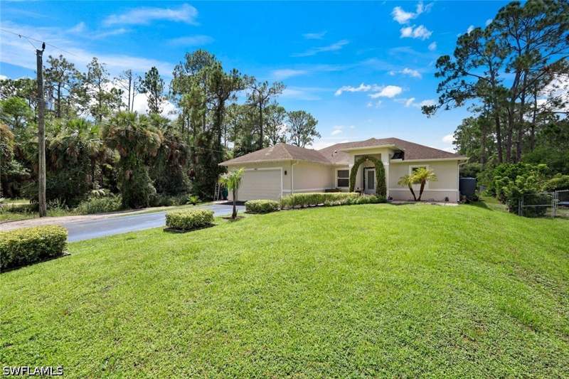 3 bedroom SingleFamilyResidence at 543 20th St SE, Golden Gate Estates, Naples — photo 2