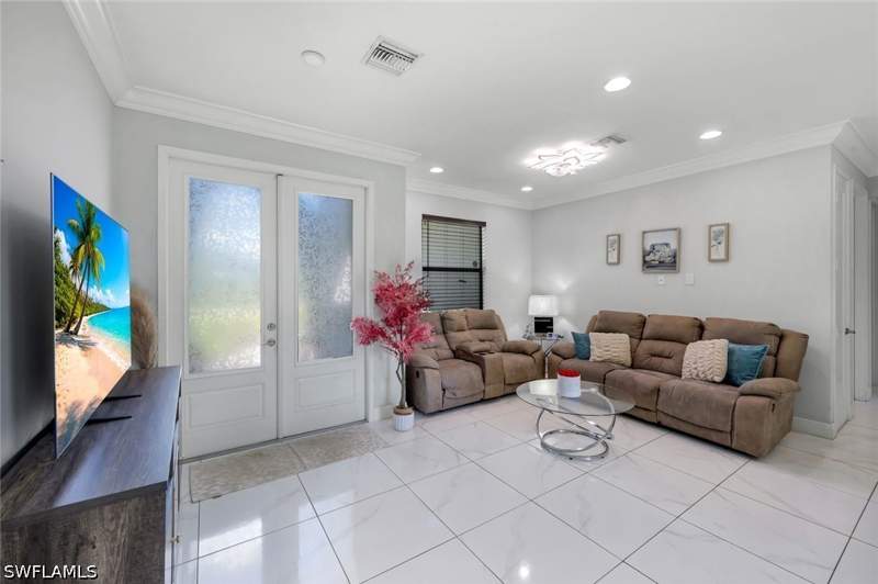 3 bedroom SingleFamilyResidence at 543 20th St SE, Golden Gate Estates, Naples — photo 5