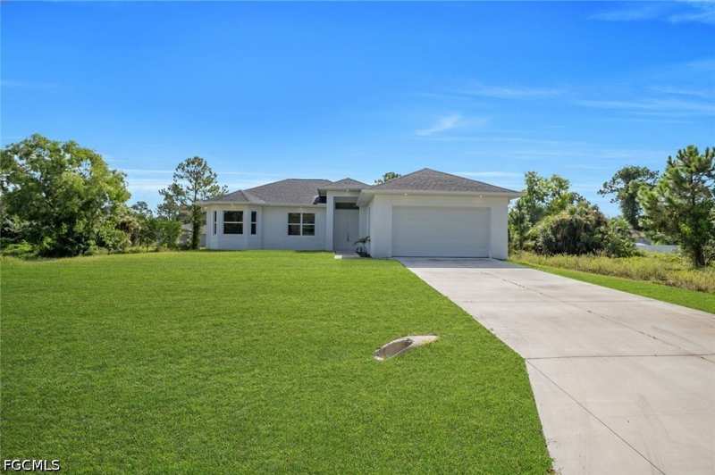 3 bedroom SingleFamilyResidence at 523 Harry Thayer Ave S, Lehigh Acres, Lehigh Acres — photo 1