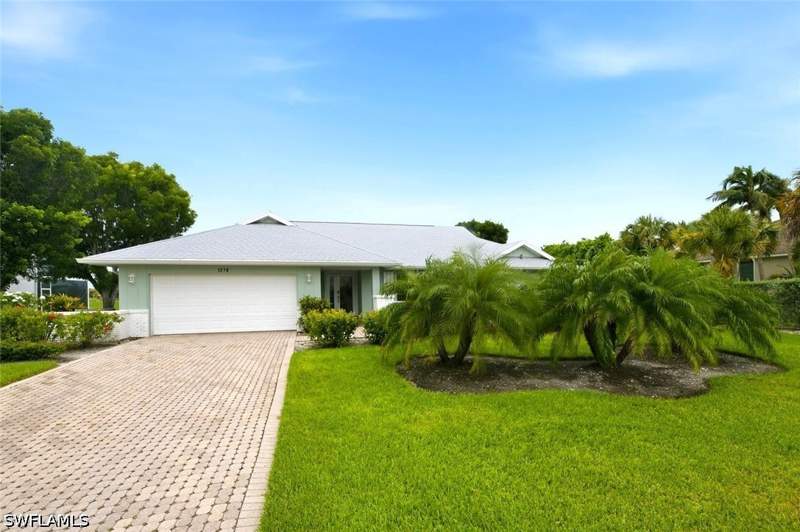 3 bedroom SingleFamilyResidence at 1270 Par View Dr, Beachview Country Club Estates, Sanibel — photo 4
