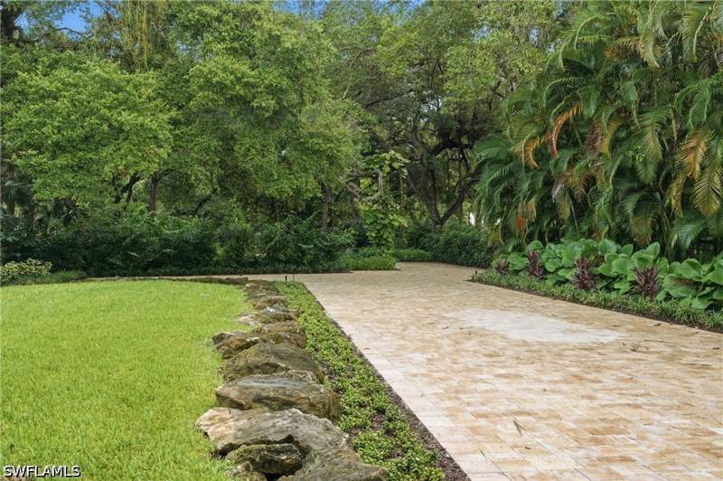 4 bedroom SingleFamilyResidence at 2751 68th St SW, Golden Gate Estates, Naples — photo 5