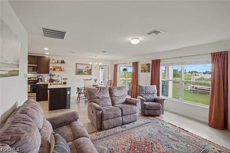 3 bedroom SingleFamilyResidence at 9012 W Justice Cir, Port Labelle, Labelle — photo 5