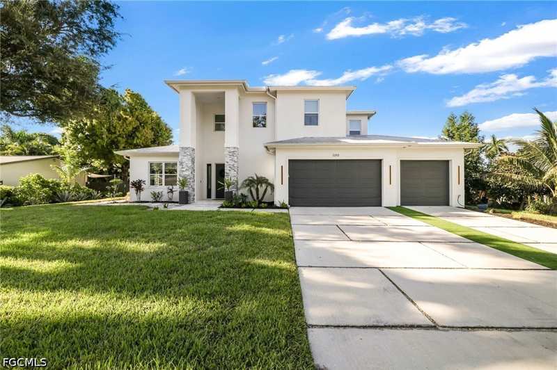 4 bedroom SingleFamilyResidence at 1252 Biltmore Dr, Caloosa View, Fort Myers — photo 1