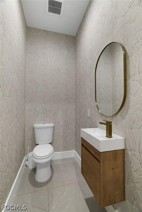 1252 Biltmore Dr, Fort Myers FL - photo 13 of 47