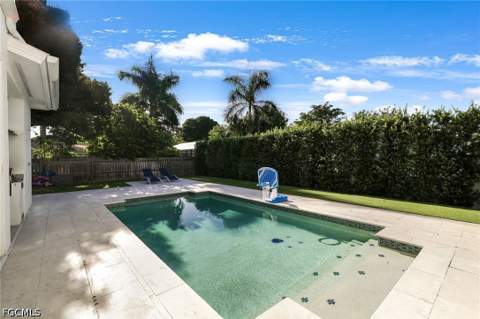 1252 Biltmore Dr, Fort Myers FL - photo 20 of 47