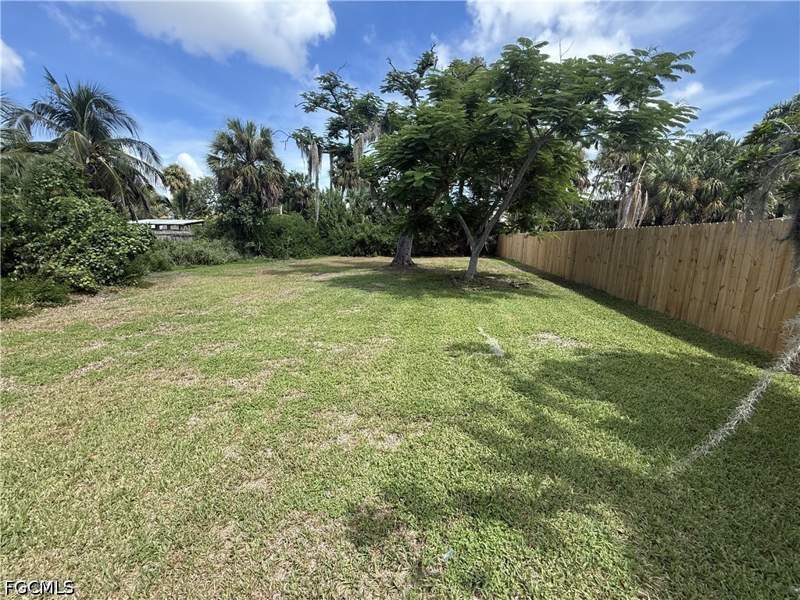 3 bedroom SingleFamilyResidence at 16600 Arbor Ridge Dr, Cottage Point Unrec, Fort Myers — photo 4