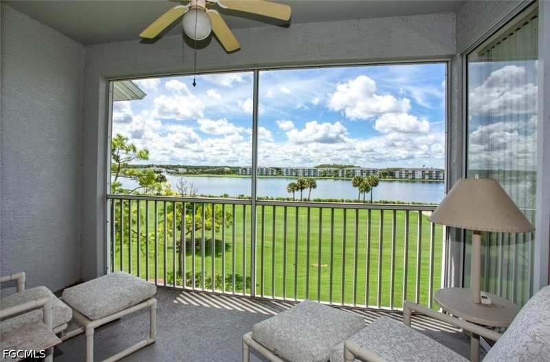 2 bedroom Condominium at 8066 Queen Palm Ln 543, Lakeside Green, Fort Myers — photo 1