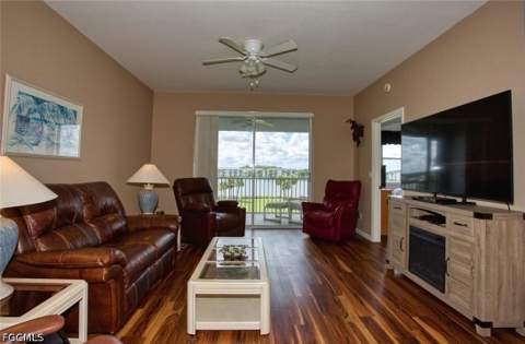 8066 Queen Palm Ln 543, Fort Myers FL - photo 11 of 42