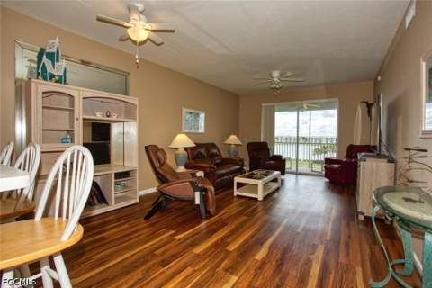 8066 Queen Palm Ln 543, Fort Myers FL - photo 8 of 42