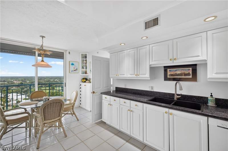 2 bedroom Condominium at 7515 Pelican Bay Blvd 17B, Claridge, Naples — photo 4