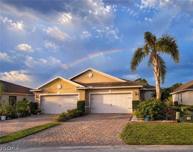 2 bedroom Attached at 10716 Crossback Ln, Marblebrook, Lehigh Acres — photo 2