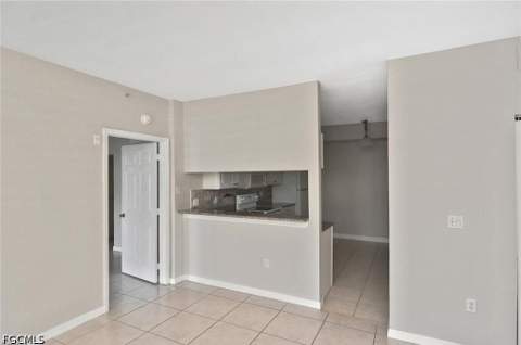 6400 Aragon Way 108, Fort Myers FL - photo 11 of 33