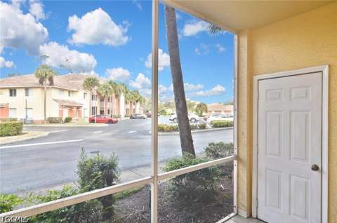 6400 Aragon Way 108, Fort Myers FL - photo 24 of 33