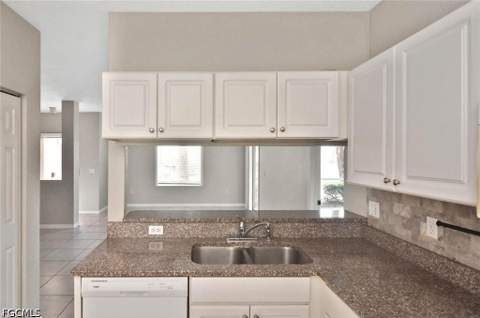 6400 Aragon Way 108, Fort Myers FL - photo 6 of 33