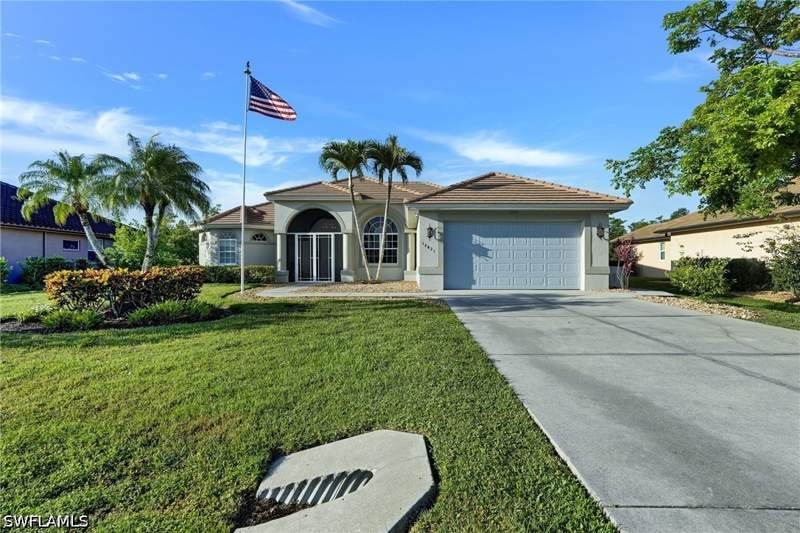 5 bedroom SingleFamilyResidence at 18421 Royal Hammock Blvd, Royal Palm Golf Estates, Naples — photo 2