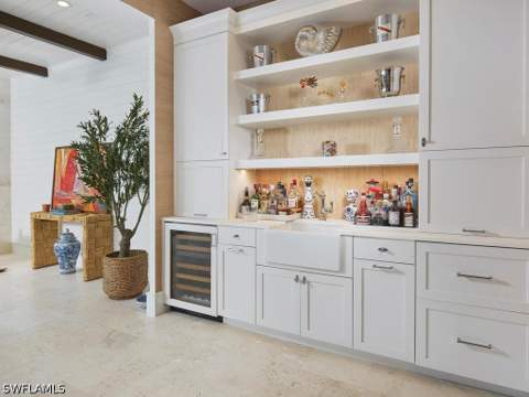 909 10th Ave S, Naples FL - photo 10 of 33