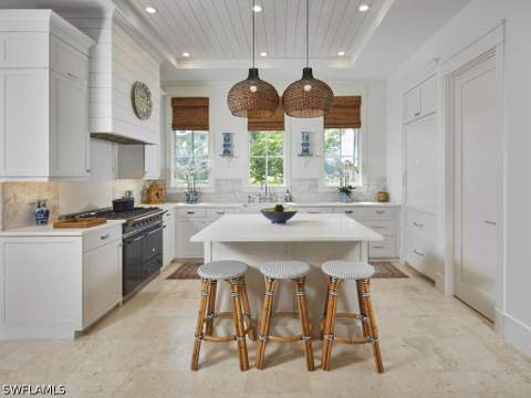 909 10th Ave S, Naples FL - photo 6 of 33