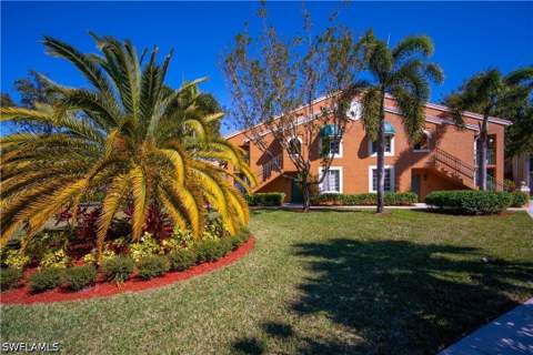 1270 Wildwood Lakes Blvd 208, Naples FL - photo 24 of 37