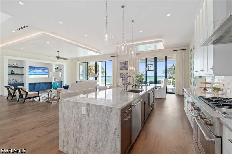 4 bedroom SingleFamilyResidence at 160 Little Carlos Ln, Laguna Shores, Fort Myers Beach — photo 3