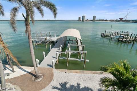 160 Little Carlos Ln, Fort Myers Beach FL - photo 6 of 40