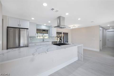 22 Palmview Blvd, Fort Myers Beach FL - photo 15 of 49