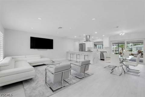 22 Palmview Blvd, Fort Myers Beach FL - photo 6 of 49