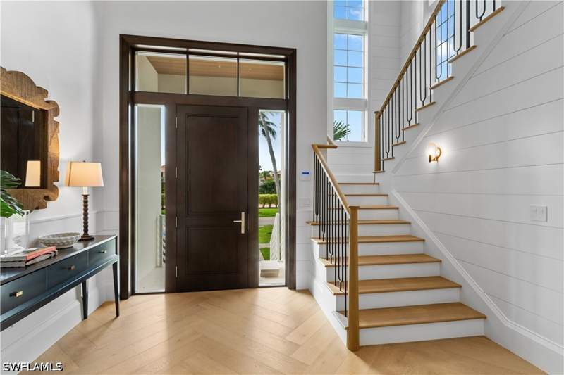 4 bedroom SingleFamilyResidence at 835 11th Ave S, Olde Naples, Naples — photo 3