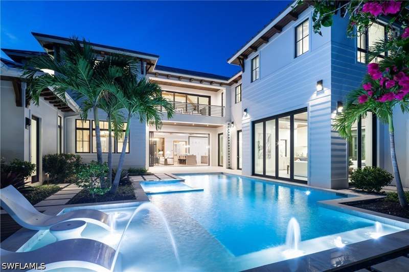 5 bedroom SingleFamilyResidence at 774 S Golf Dr, Olde Naples, Naples — photo 4