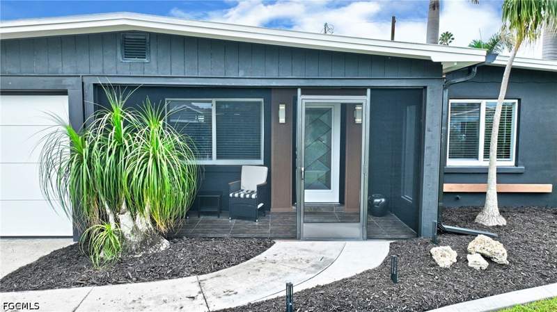 2 bedroom SingleFamilyResidence at 1640 Oakley Ave, Palmlee Park, Fort Myers — photo 3