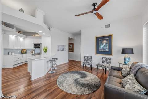 9566 Gulf Shore Dr 201, Naples FL - photo 7 of 33