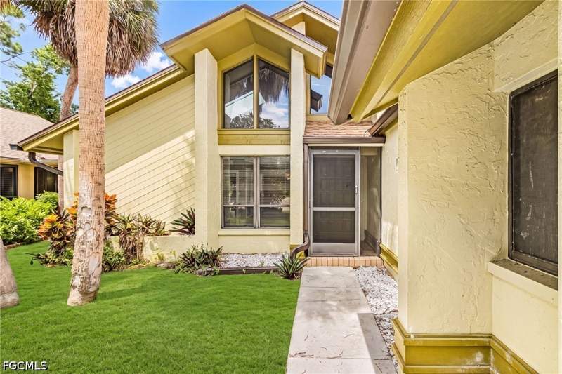 3 bedroom SingleFamilyResidence at 12538 Barrington Ct, McGregor Woods, Fort Myers — photo 3