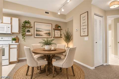 6321 Aragon Way 206, Fort Myers FL - photo 10 of 38