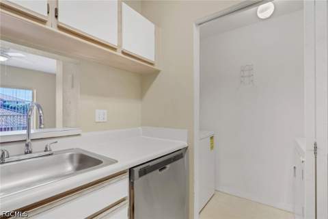 6321 Aragon Way 206, Fort Myers FL - photo 15 of 38