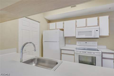 6321 Aragon Way 206, Fort Myers FL - photo 17 of 38