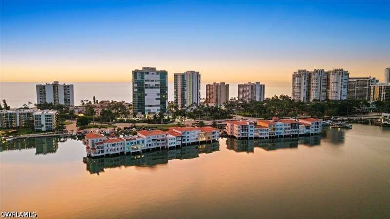 3 bedroom Condominium at 4000 Gulf Shore Blvd N 1500, Venetian Villas, Naples — photo 1