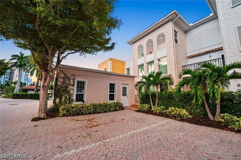 3 bedroom Condominium at 4000 Gulf Shore Blvd N 1500, Venetian Villas, Naples — photo 3